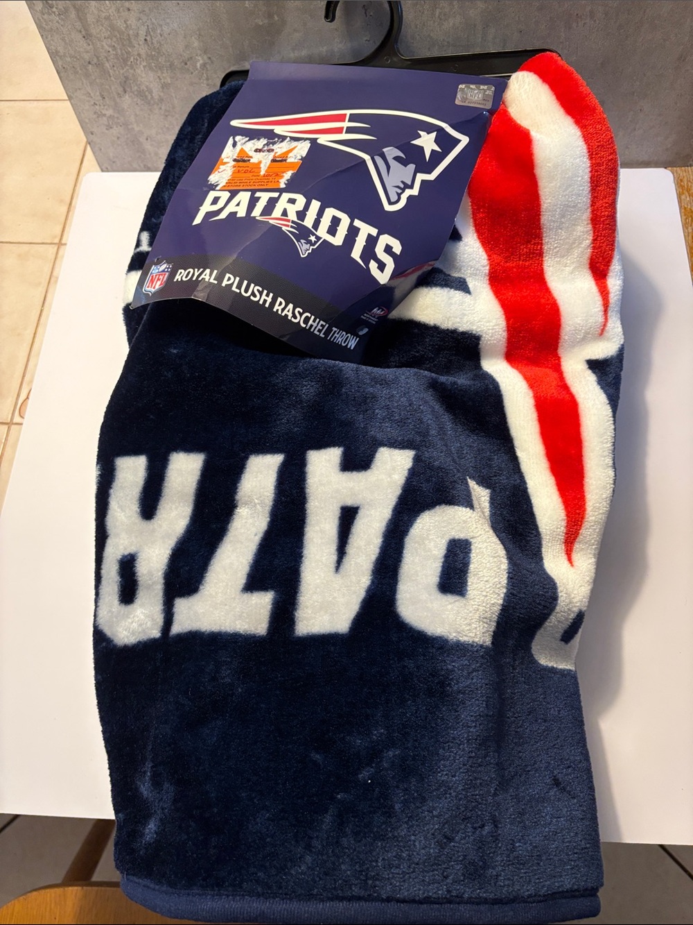 New England Patriots Royal Plush Raschel Throw - Navy, Red, White NWT brand new!